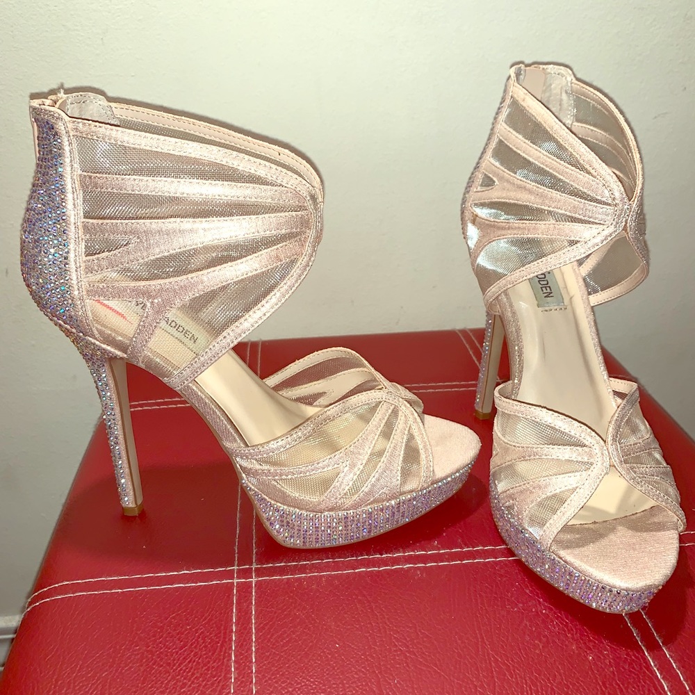 Steve Madden GlitzyBlush. Like new
